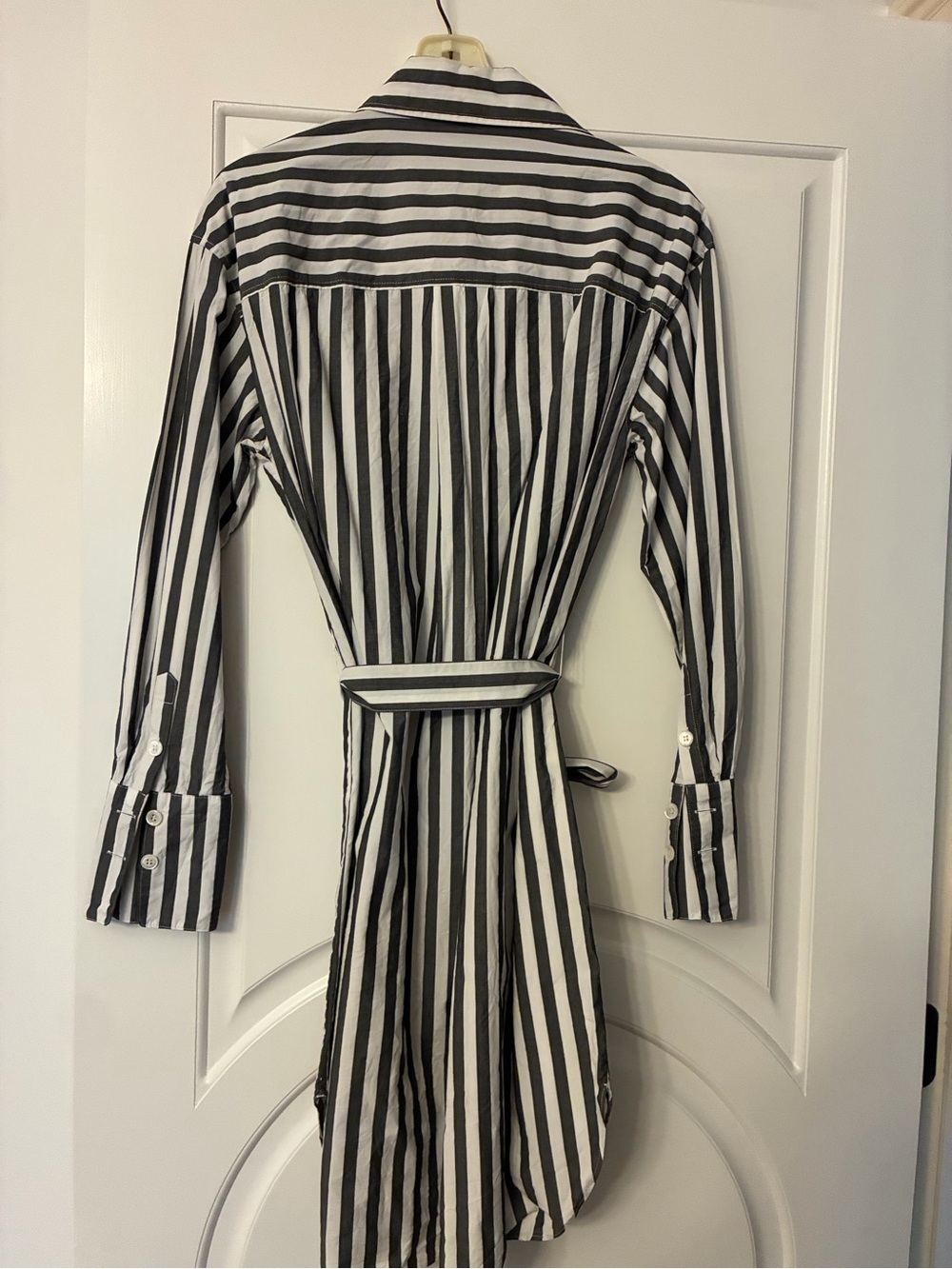 Banana Republic Black and White Vertical Stripe Button-Down Shirt - Picture 4 of 4